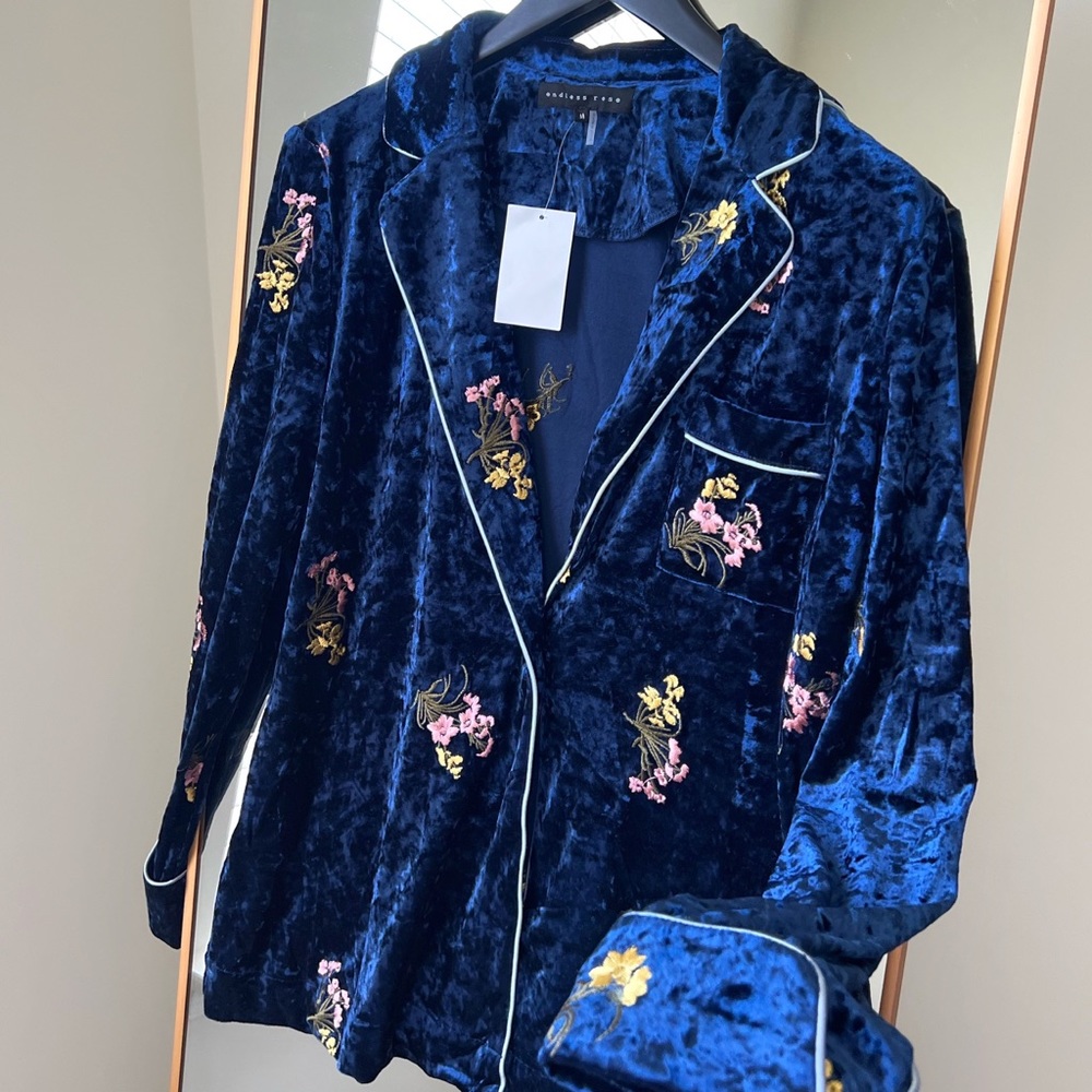 NWT🔖Endless Rose Blue Embroidered Velvet Pajama Jacket Floral Retro Vintage - Picture 1 of 13